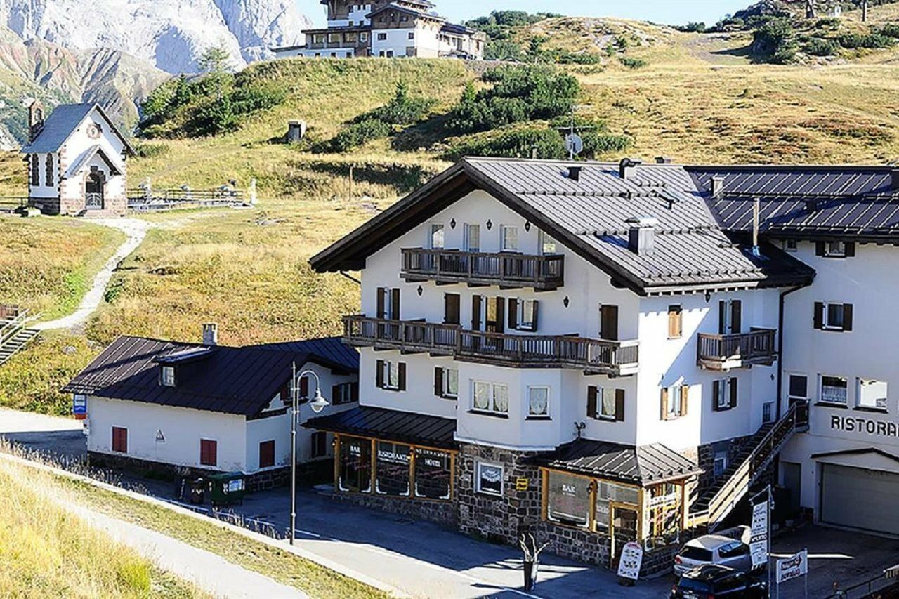 Alpenrose Hotel San Martino Di Castrozza Bagian luar foto